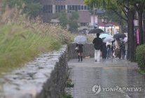 [오늘의 날씨] 전국 대부분 '가을 비'…일부 지역엔 돌풍과 천둥·번개도