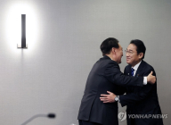 韓·日 올해 7번째 정상회담…'다양한 과제에 협력' 재확인