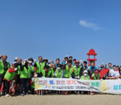 삼표그룹, 대학생 서포터즈와 반려해변 정화 활동