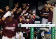 키움, 박병호 8년 연속 두 자리 홈런 ...팀은 첫 6연승