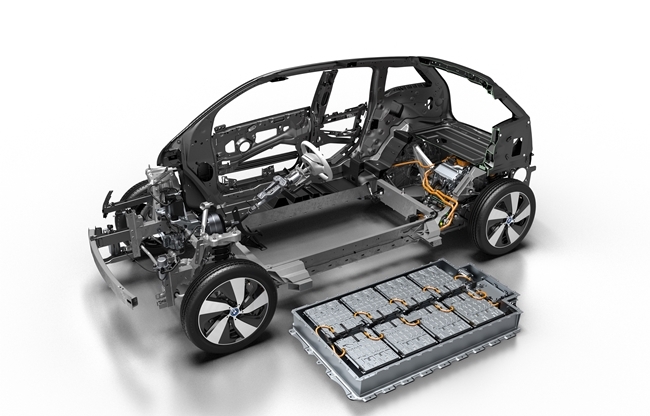 BMW i3플랫폼과 전기차 배터리. 사진=BMW