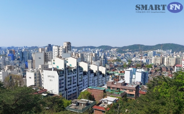 서울의 아파트 매매수급 지수가 4월 둘째 주 이후 상승 폭이 커지고 있어 아파트 가격 상승의 새로운 불씨가 될 수 있다는 이야기가 나오고 있다. 사진=이철규 기자