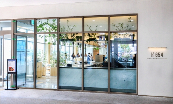 오는 7일 현대프리미엄아울렛 김포점 서관 1층에 오픈하는 파인다이닝 레스토랑 ‘h´654’ 전경