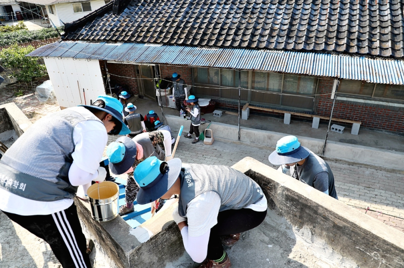 전국 대학 동아리 30개 단체가「농촌재능나눔 대학생활동지원사업」을 통해 재능과 특기를 살린 다양한 봉사활동을 펼치며 농촌을 지원하고 있다. /한국농어촌공사