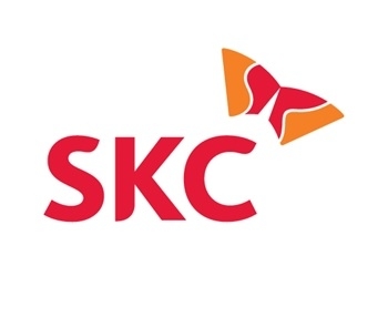 SKC가 일본 TBM사와 합작법인 ‘SK티비엠지오스톤’을 설립하고 생분해 플라스틱 신소재 상용화를 추진한다.