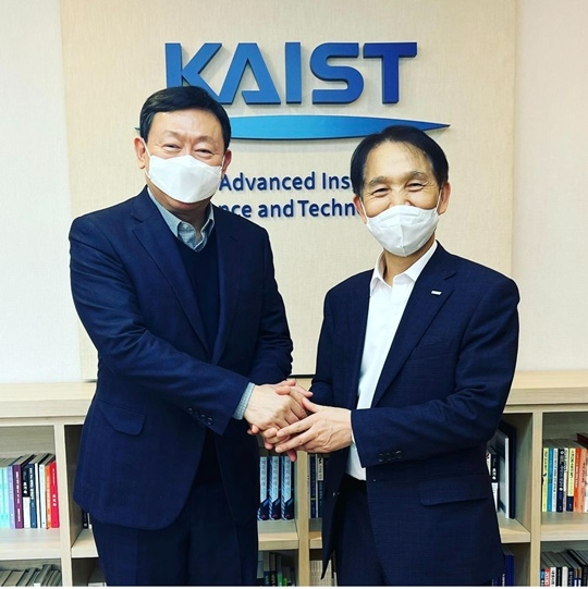 신동빈 롯데그룹 회장이 이광형 카이스트 총장과 만났다./사진=배상민 교수 인스타그램
