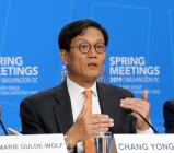이창용 한국은행 총재 임명을 둘러싼 논란…어떤 인물이길래?