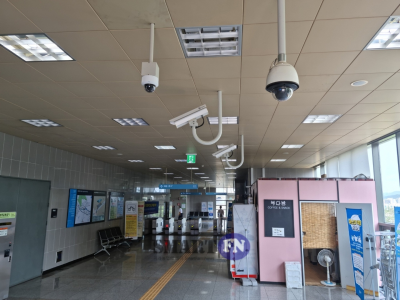 용인경전철 역사 안에 CCTV가 설치된 모습(사진=용인시)
