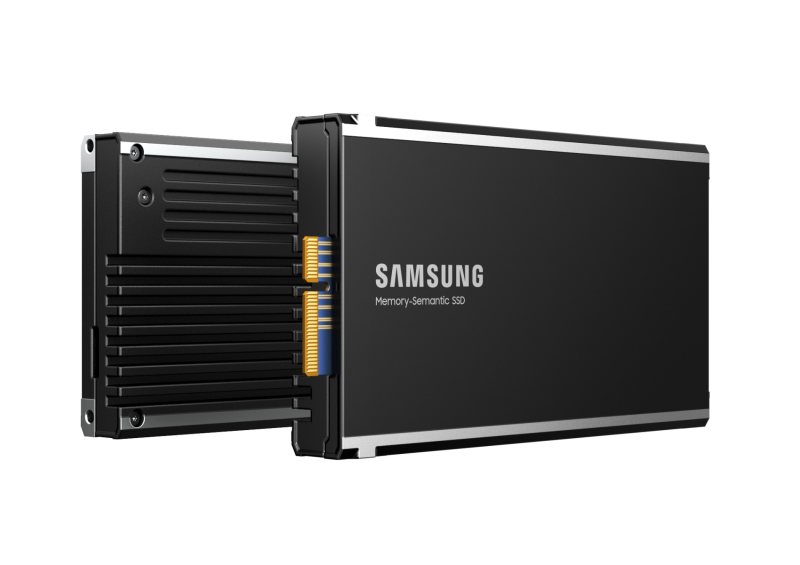 삼성전자가 개발한 CXL 차세대 인터페이스 기반 '메모리 시맨틱 SSD'. /사진=삼성전자