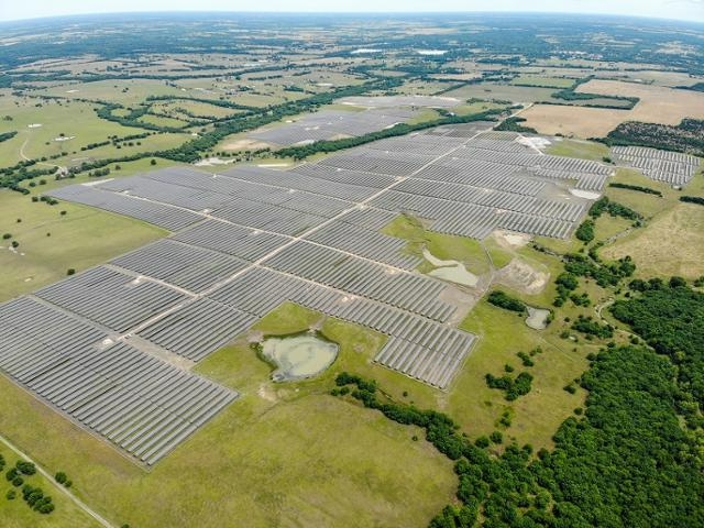 한화큐셀이 2021년 건설한 미국 텍사스주 168MW 태양광 발전소 전경. /사진=한화큐셀