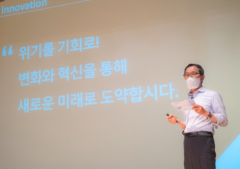 이병호 한국농어촌 공사 사장이 29일 새 비전에 대해 설명하고 있다. 사진=한국농어촌공사