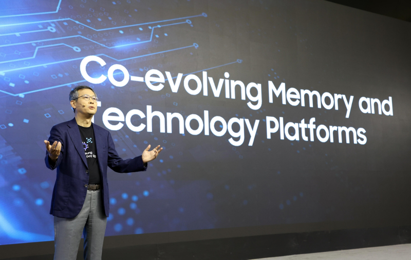 이정배 삼성전자 메모리사업부장(사장)이 5일(현지시간) 미국 실리콘밸리에서 열린 '삼성 테크 데이 2022'에서 발표를 하고 있다. /사진=삼성전자 