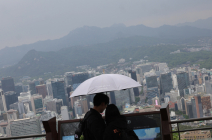 [오늘의 날씨] 전국 30도 안팎 무더위…곳곳서 소나기 예보