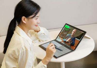 LG디스플레이, ‘17인치 폴더블 노트북용 OLED’ 양산…“OLED 시장 확대”